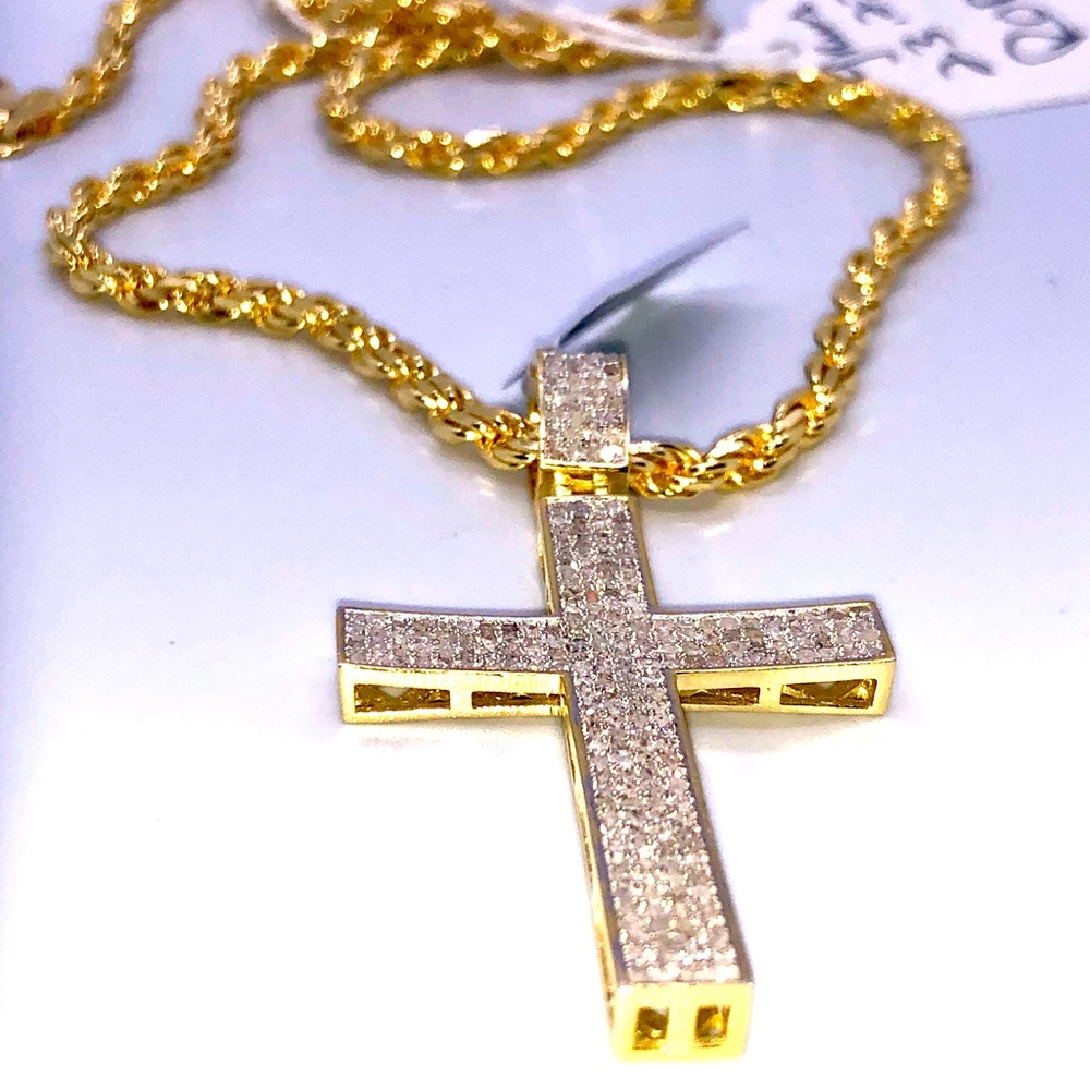 Real diamond Cross pendant Black Friday sale notCZ comes w/Authenticity card 1ct